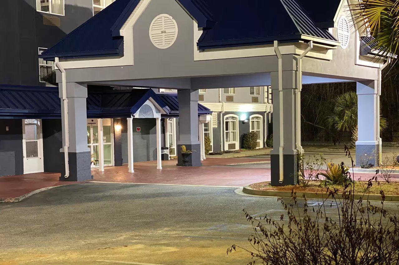 Hotel Baymont By Wyndham Sumter Extérieur photo