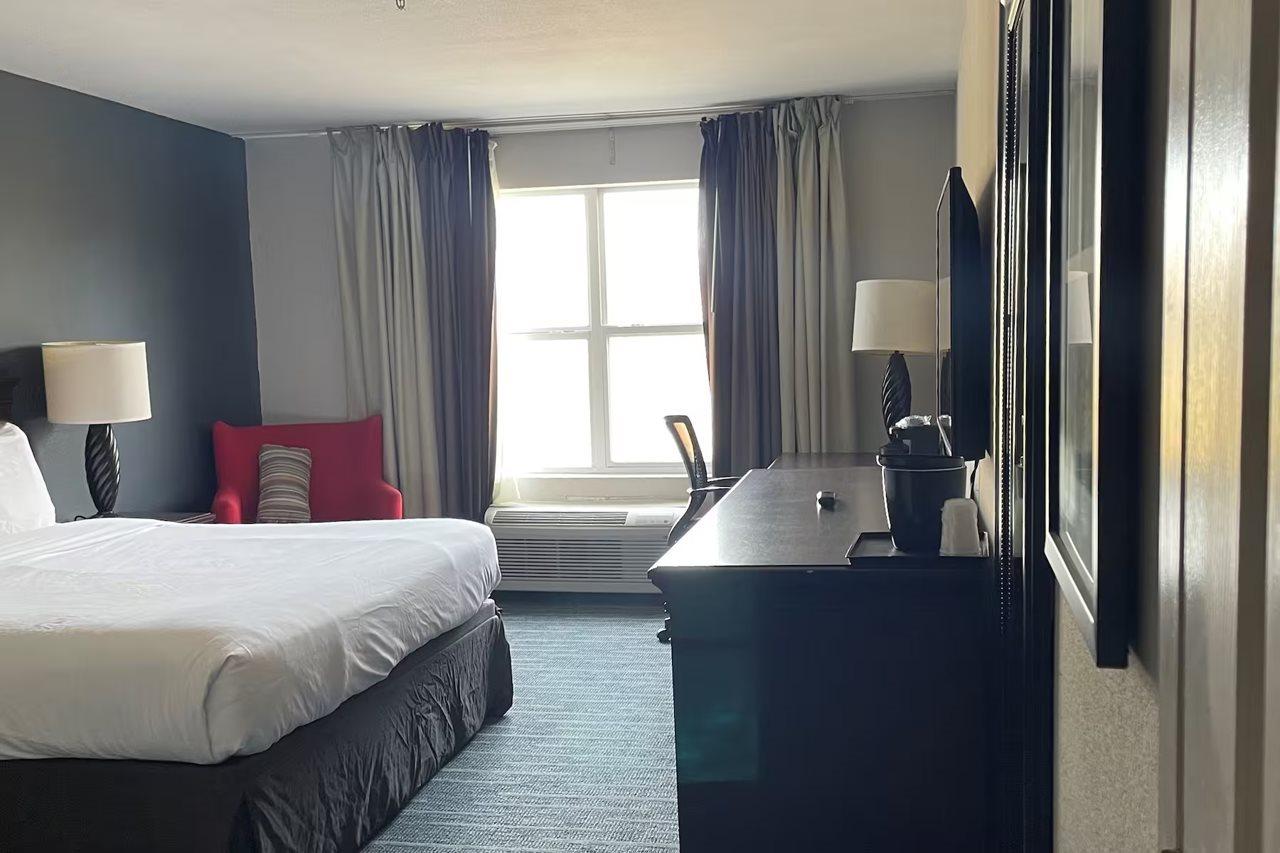Hotel Baymont By Wyndham Sumter Extérieur photo